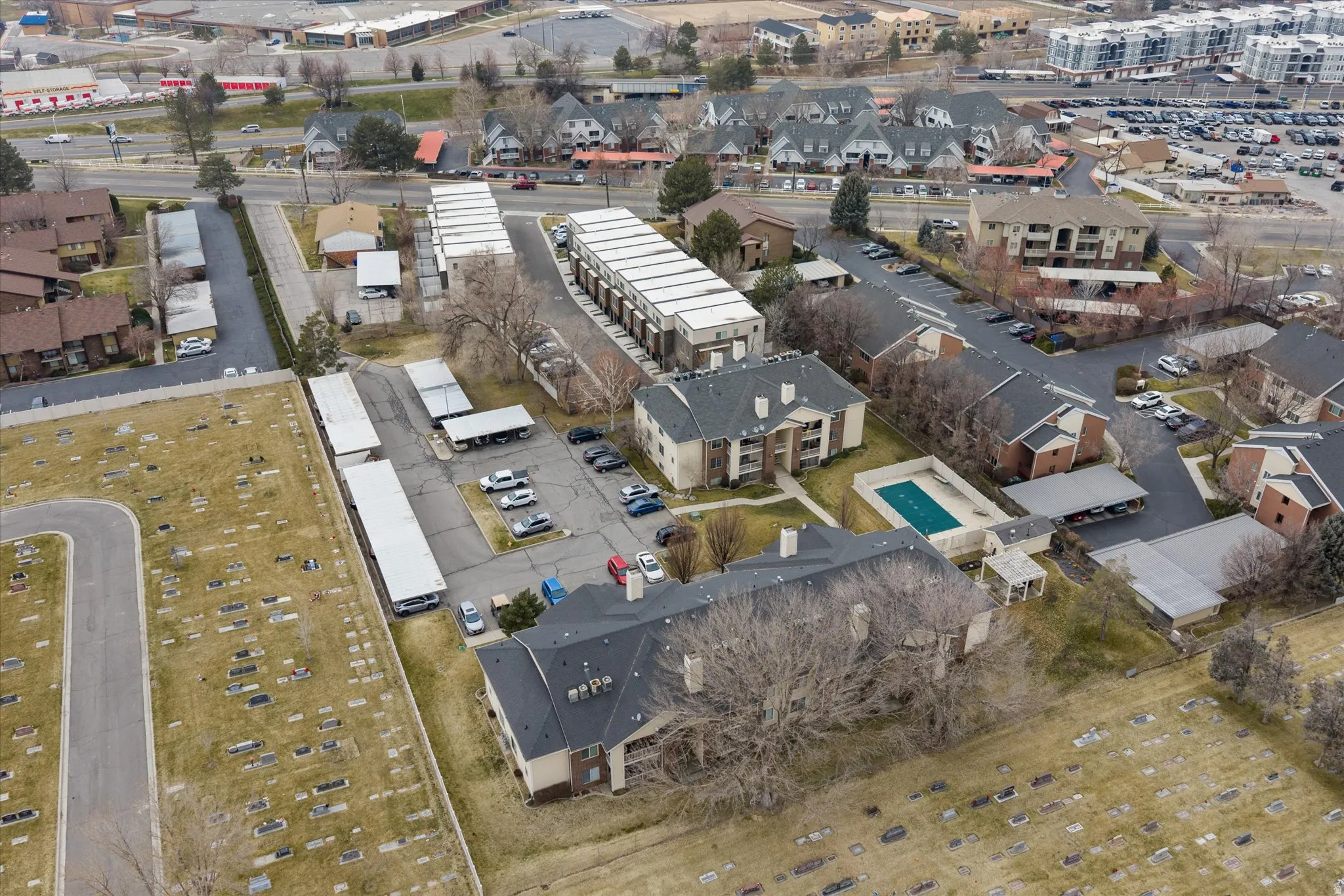 Aerial view of property and surrounding area