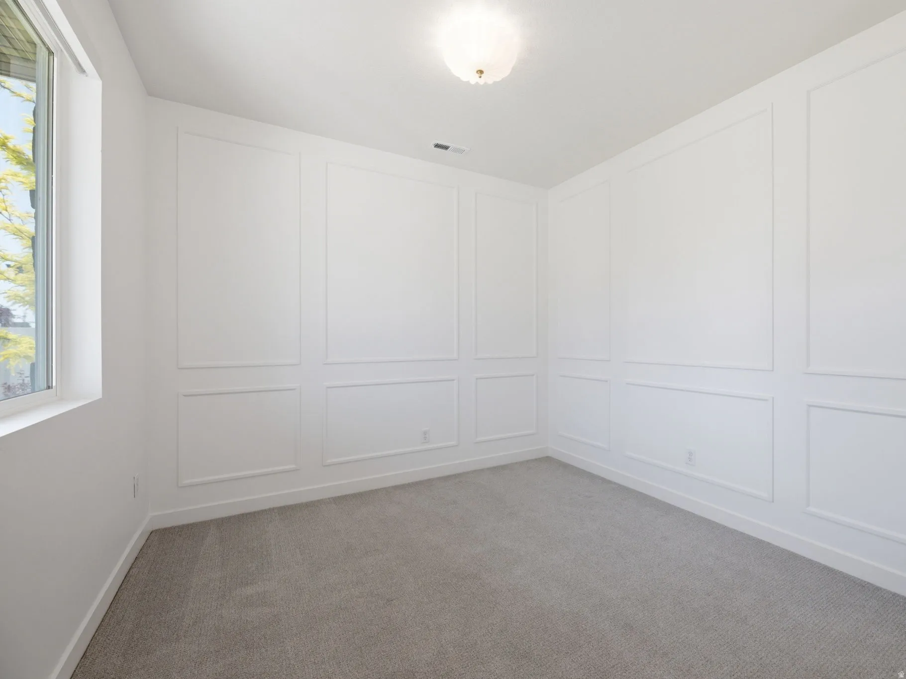 Living Room or Office/Den