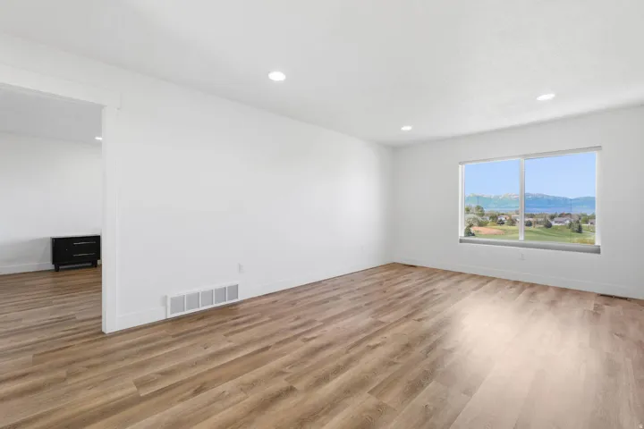 469 N 1360 E, Tooele, Utah 84074