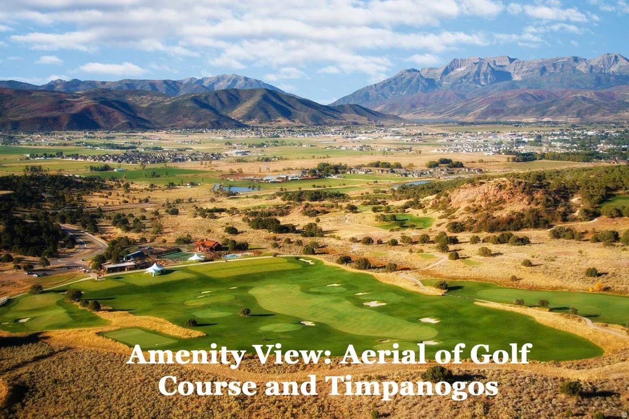 View of mountain backdrop featuring a golf course