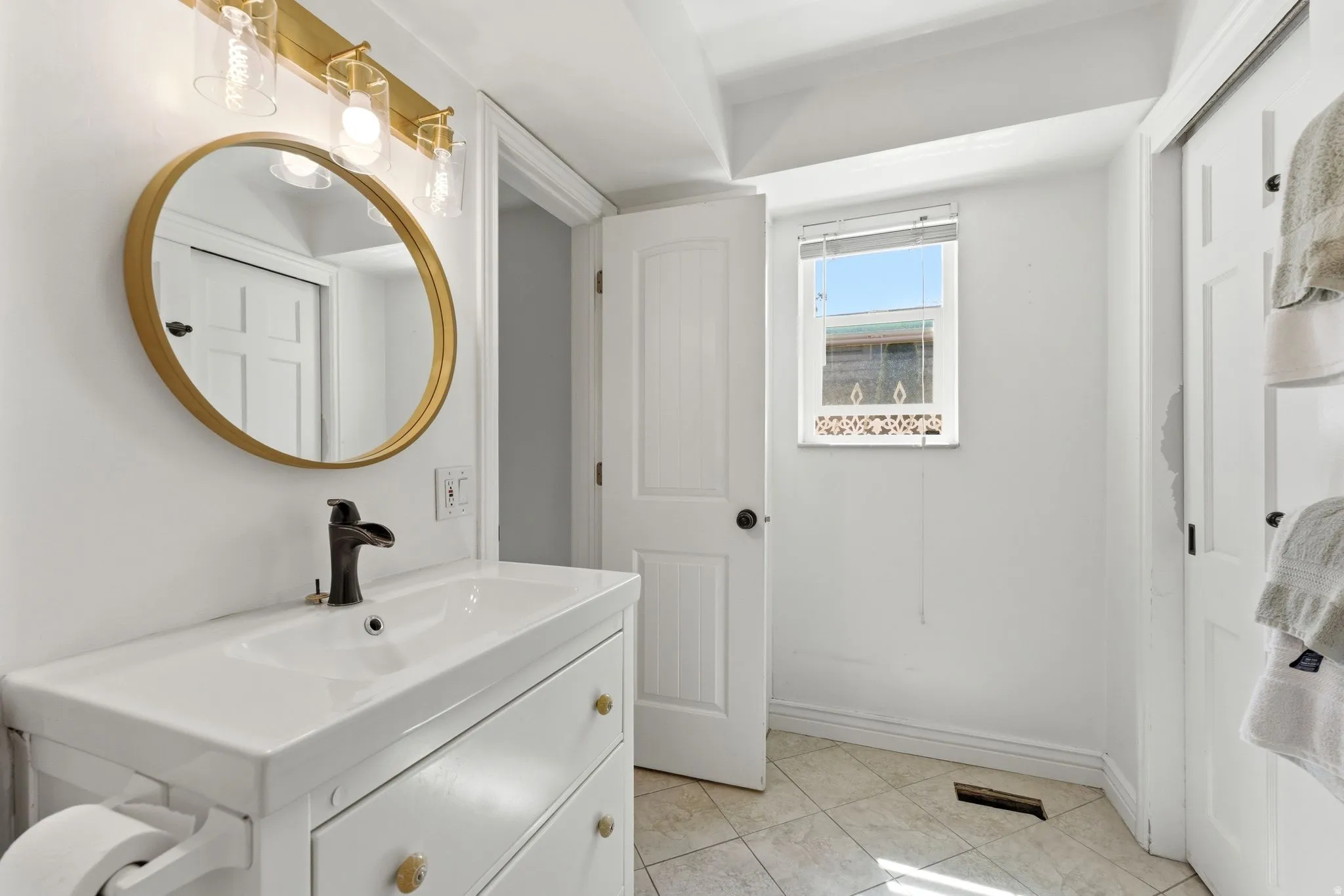 Half bath with vanity