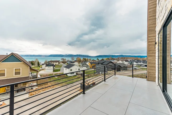 Balcony with a mountain view and a residential view