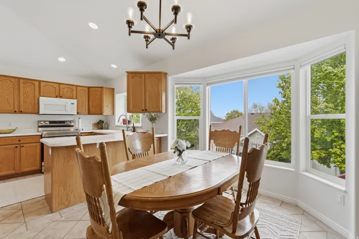 581 E Compass Cir, North Salt Lake, Utah 84054