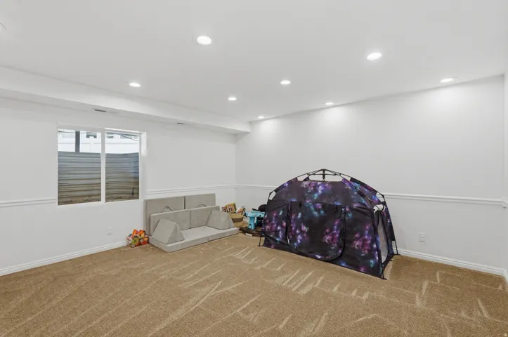 581 E Compass Cir, North Salt Lake, Utah 84054