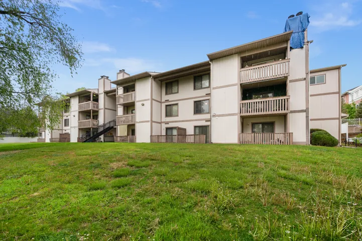 View of apartment building / complex