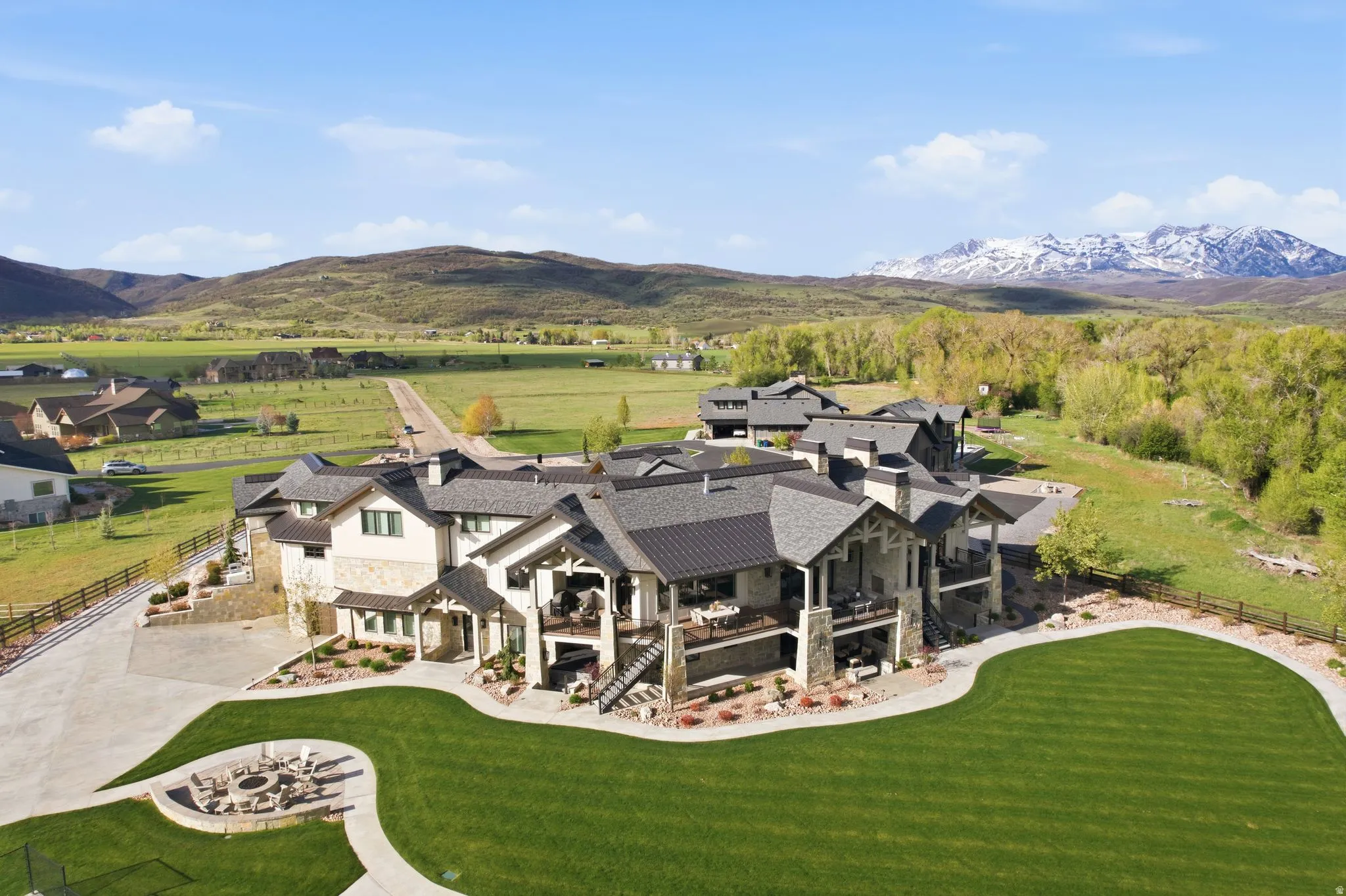 View from above of property featuring mountains