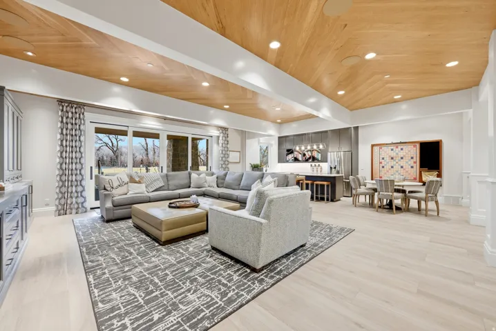 1034 S 9150 E, Huntsville, Utah 84317