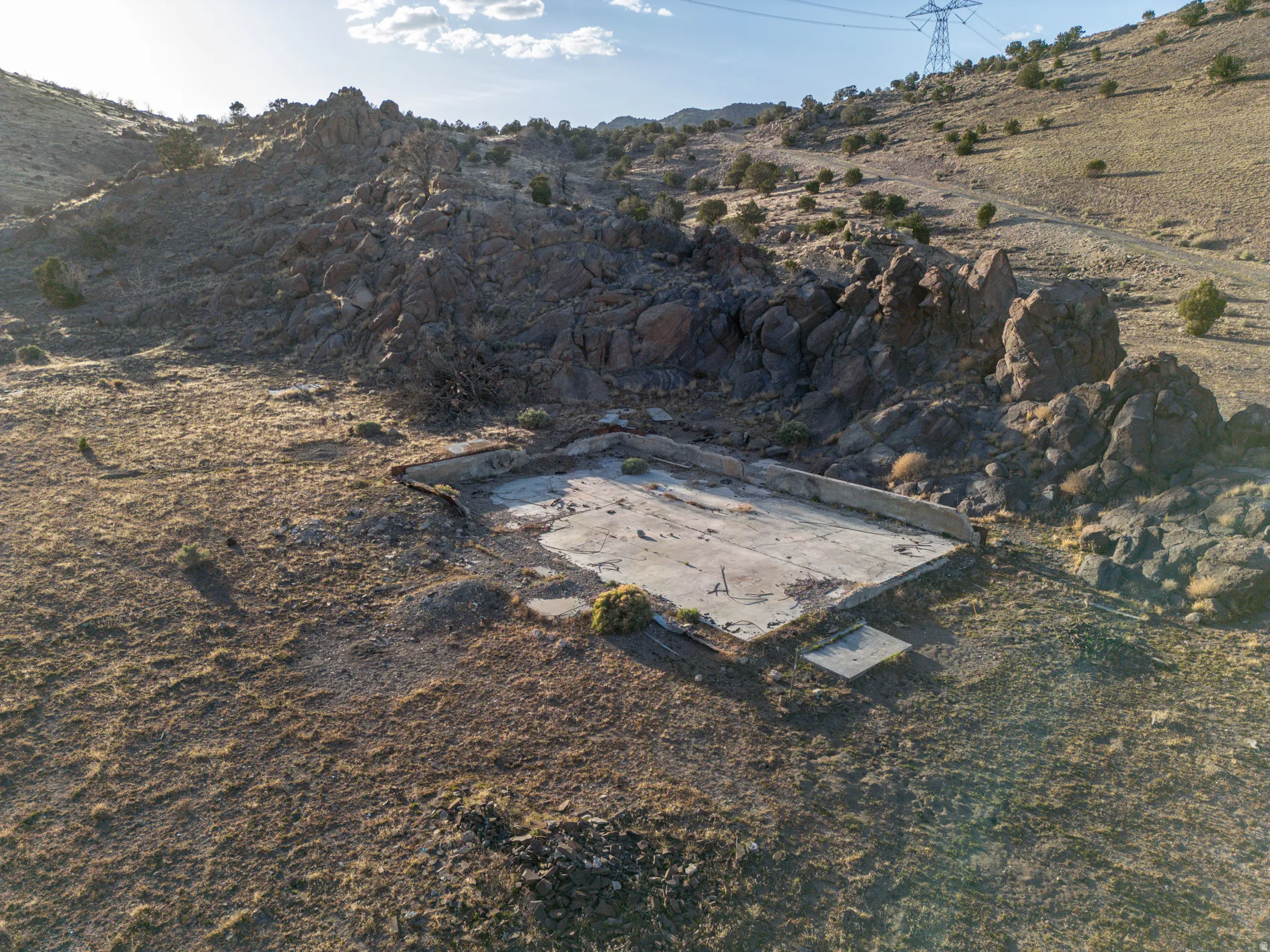 View of property location featuring a mountainous background