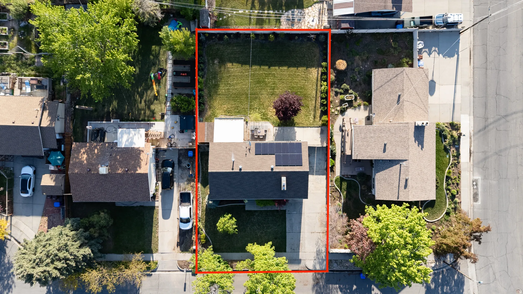 Aerial view of property's location with property boundaries highlighted