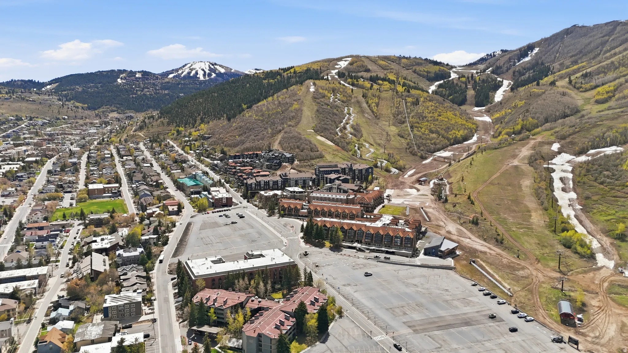 View of property location featuring a mountainous background