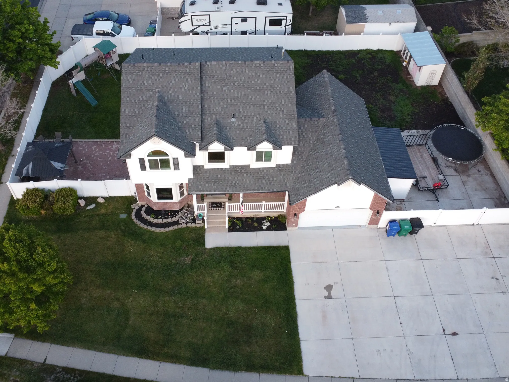 Aerial view of property and surrounding area
