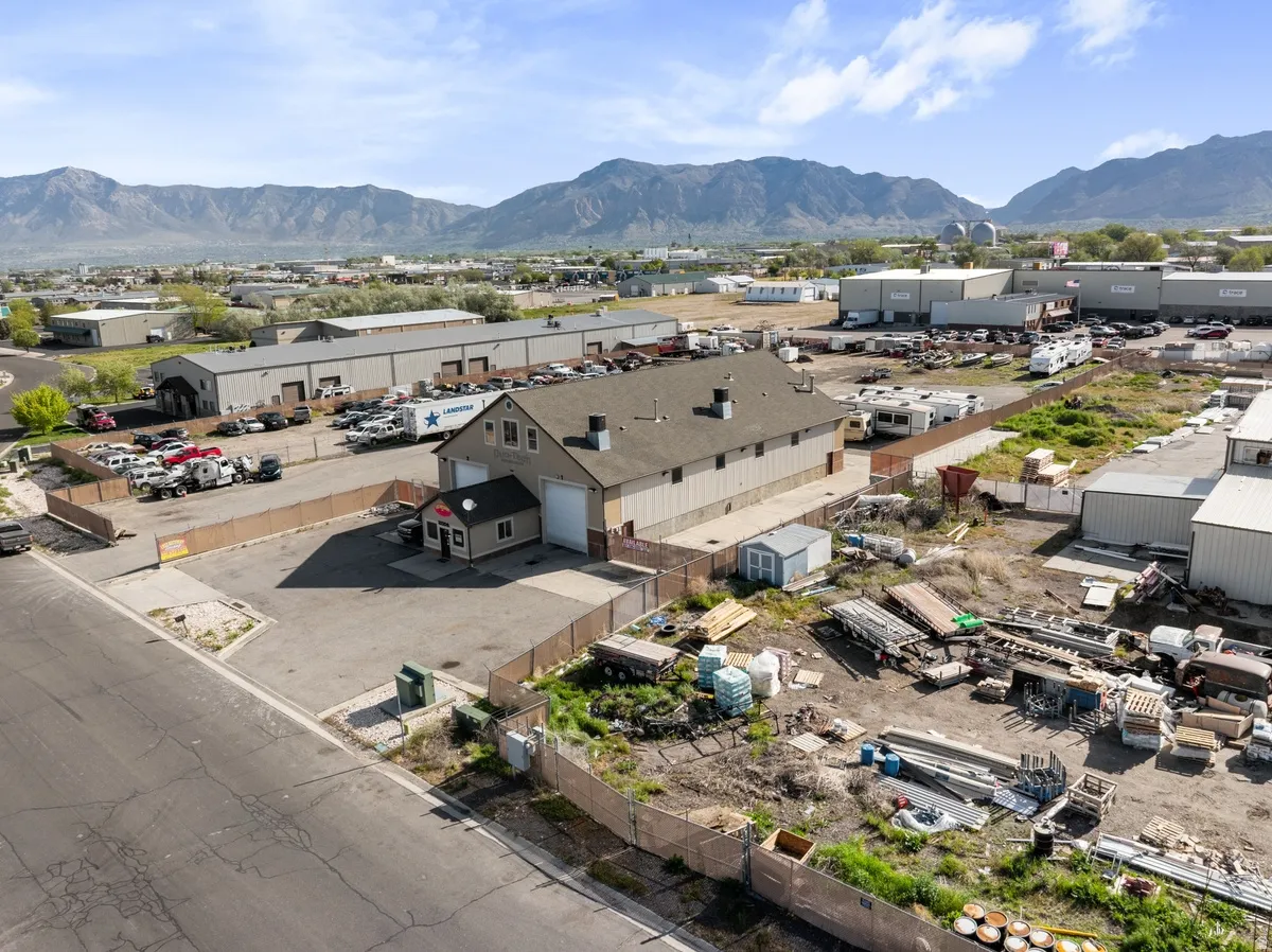 Bird's eye view of a mountainous background