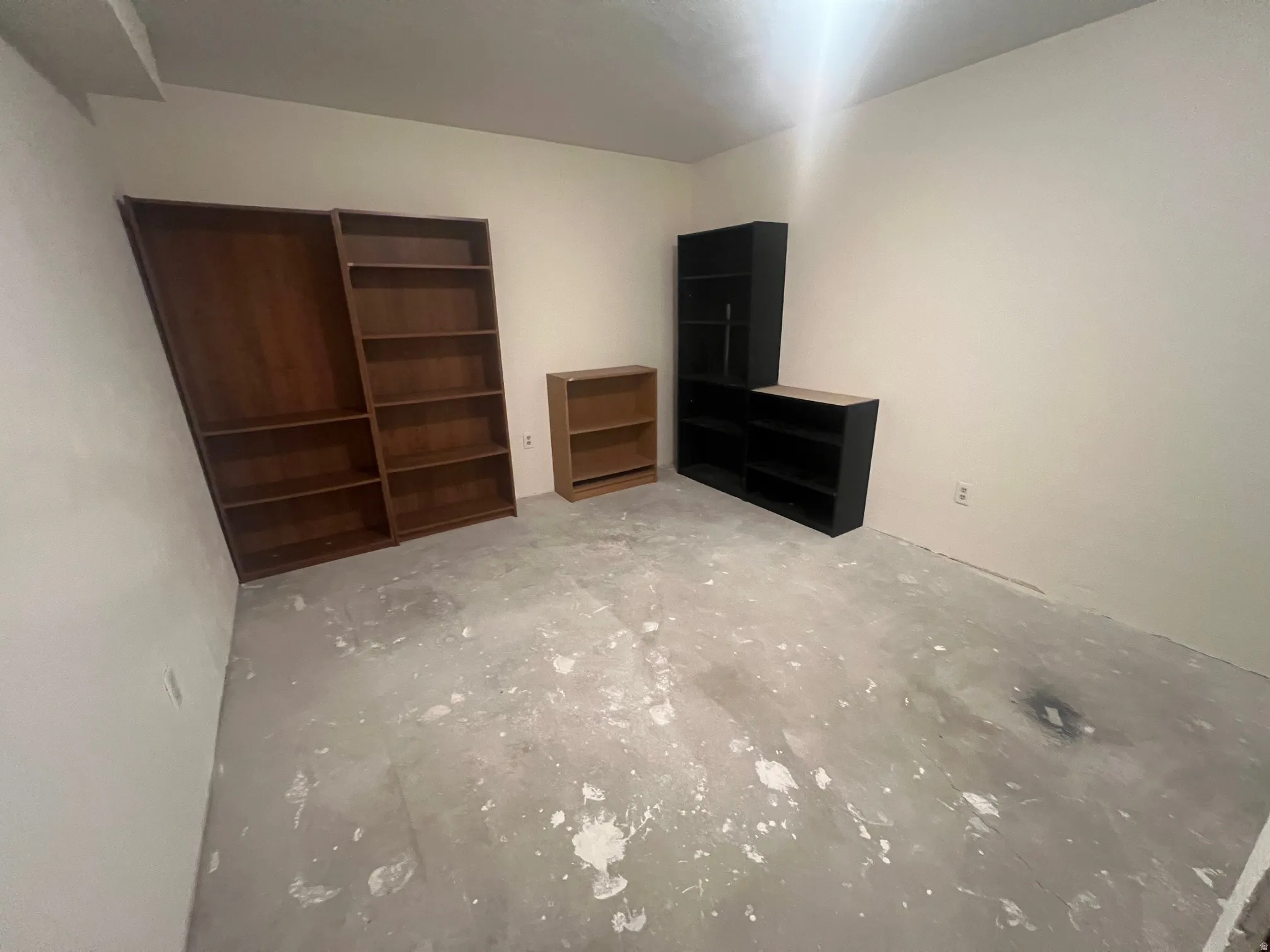 Bedroom/office/craft room