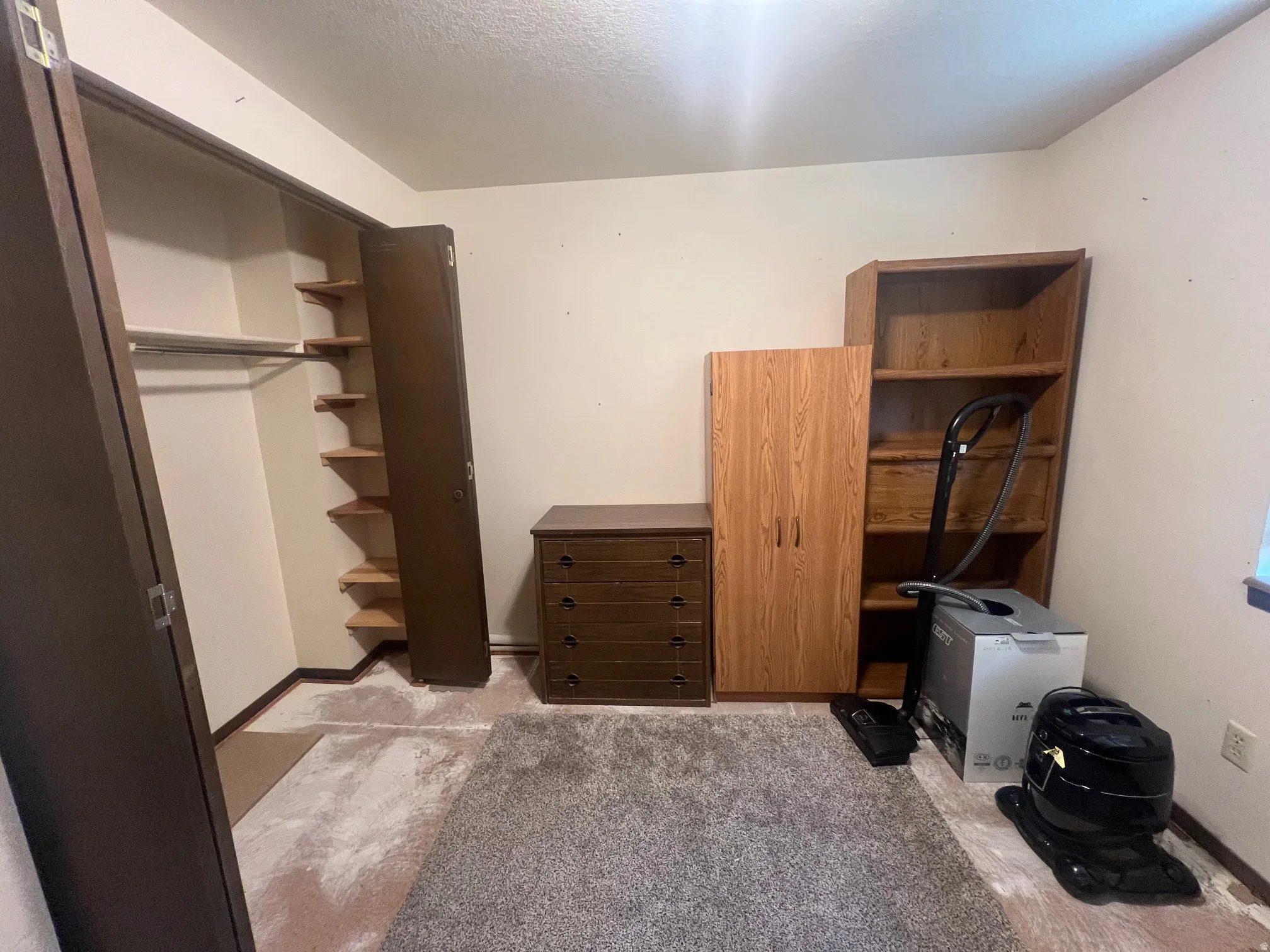 2nd bedroom on the main floor