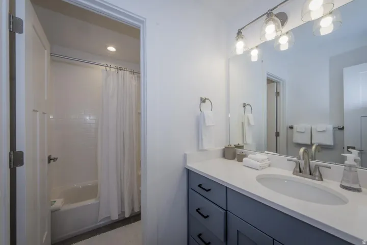 601 S Amber Ln, Garden City, Utah 84028