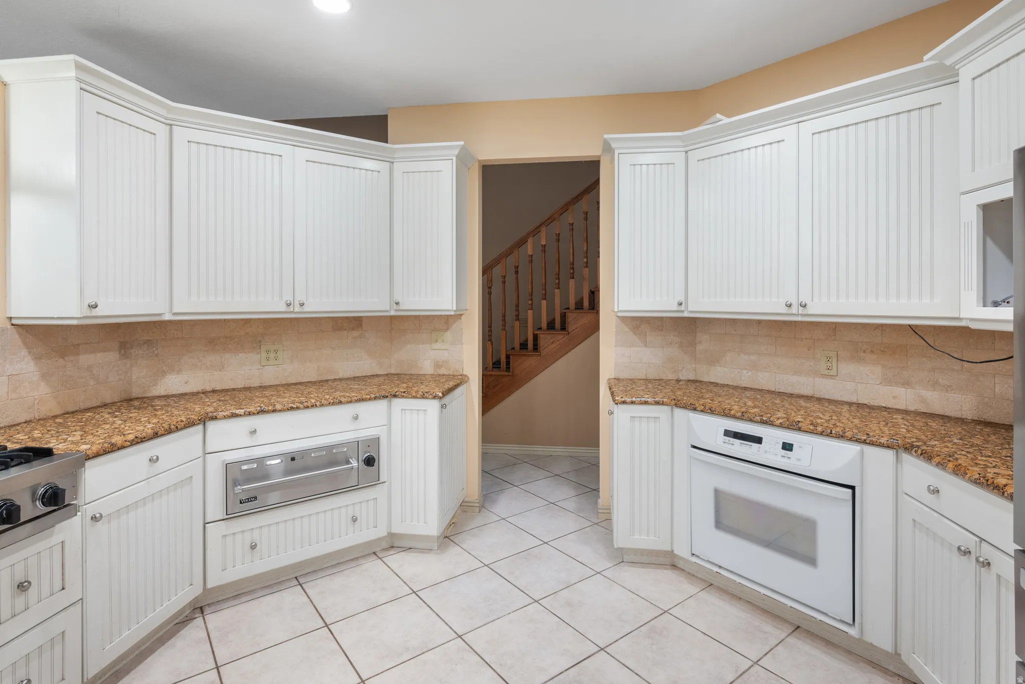 So much storage in Kitchen!