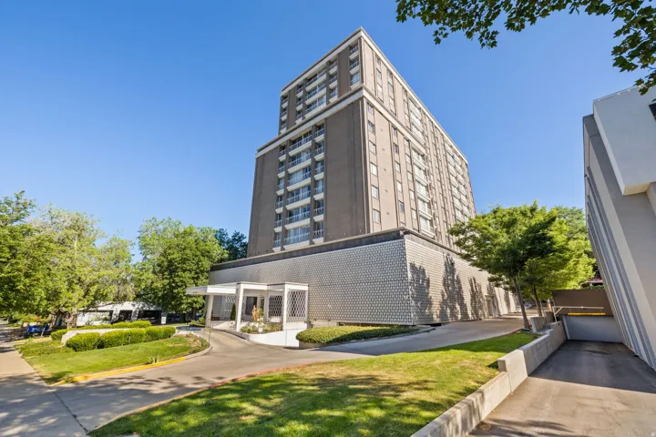 View of apartment building / complex