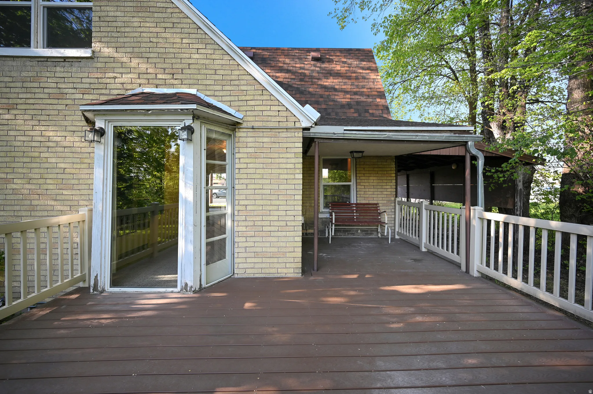 Large Deck with a walkout (back of house)
