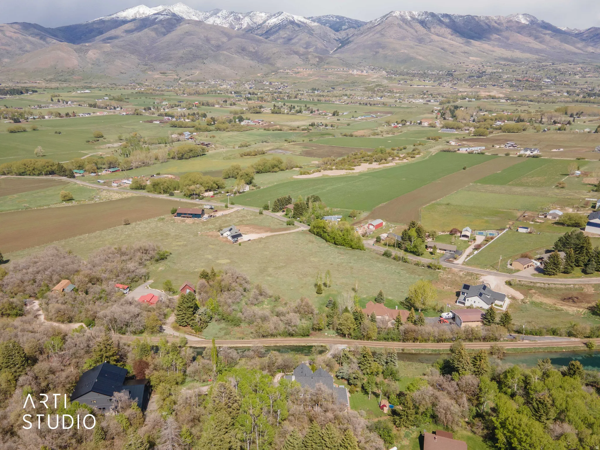 Overview of rural landscape with a mountainous background