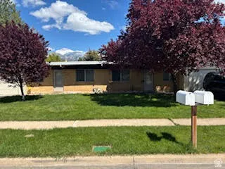 View of front facade with a front lawn