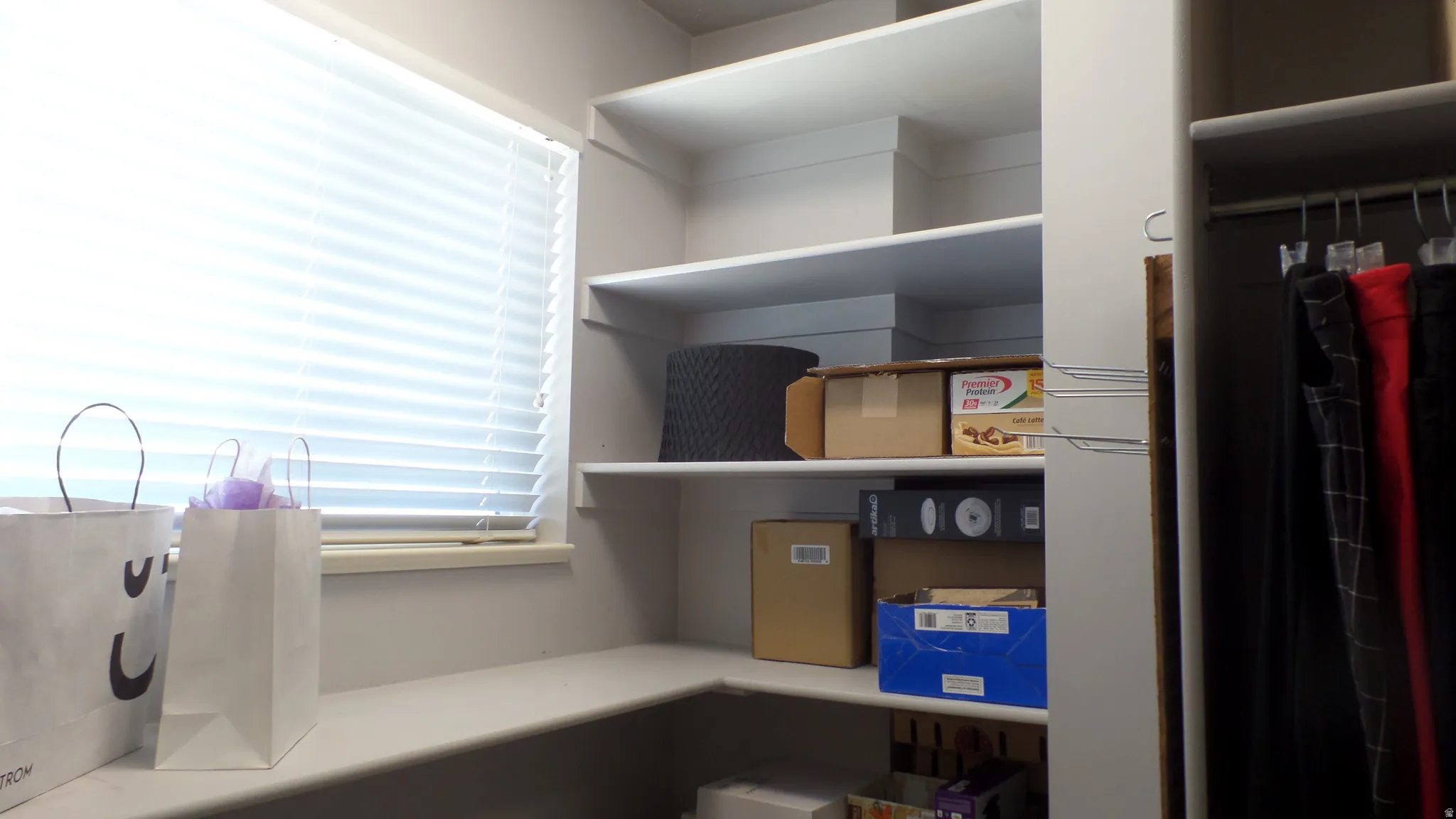 Owners Ensuite - Very Large Walk-In Closet & Lots of Shelves