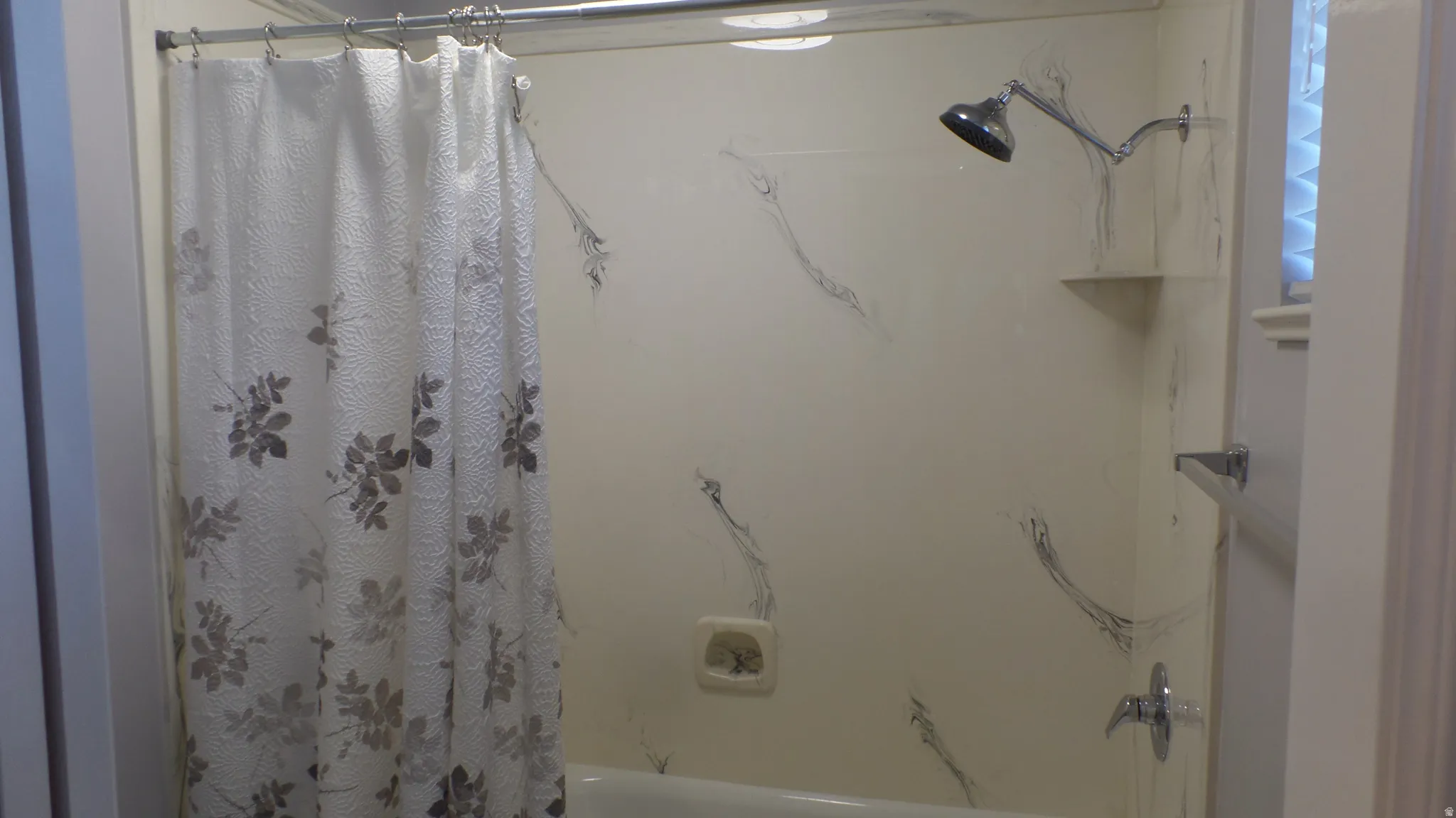 Bathroom - Separate Toilet & Tub/Shower Room