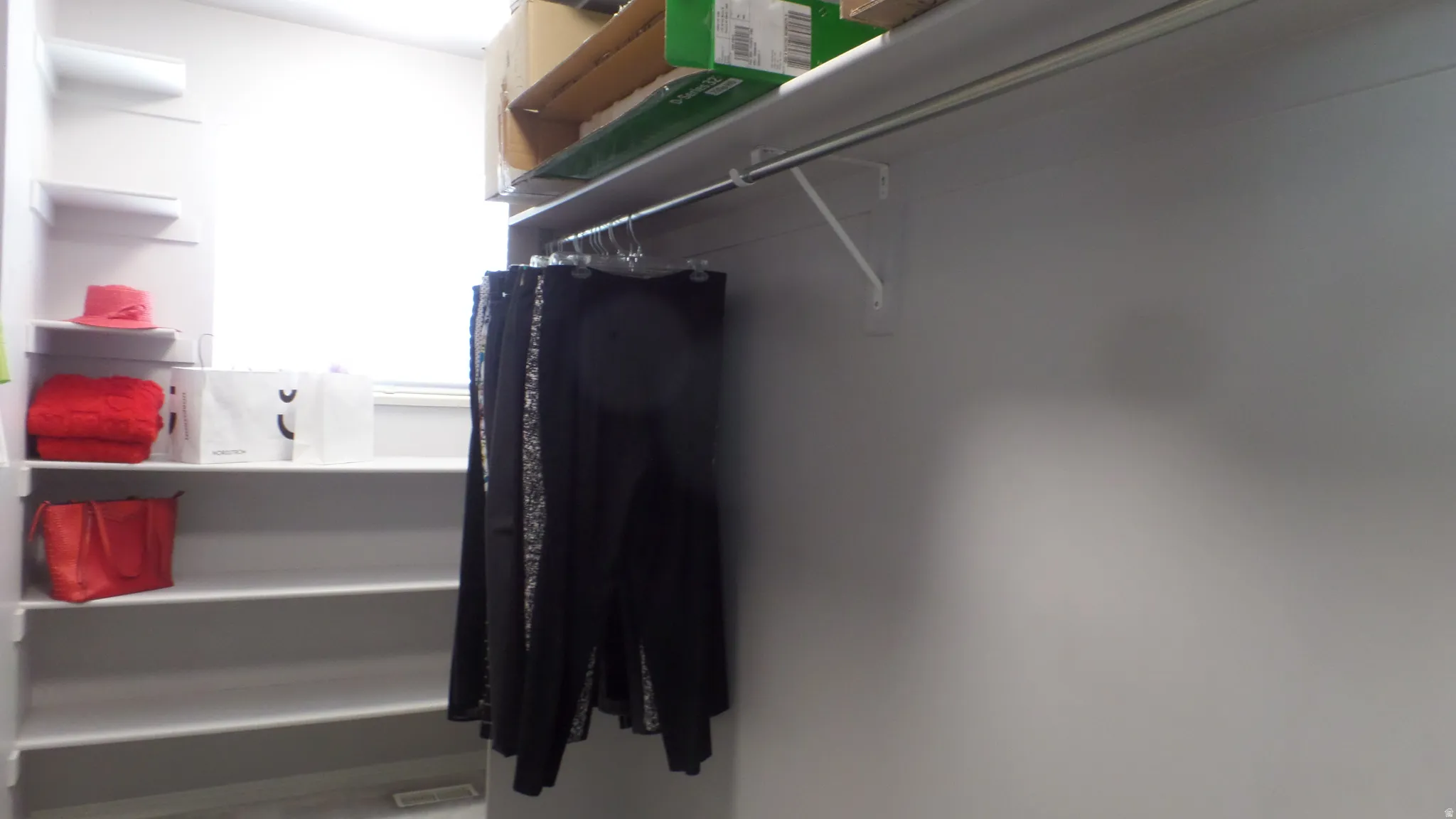 Owners Ensuite - Very Large Walk-In Closet & Lots of Shelves