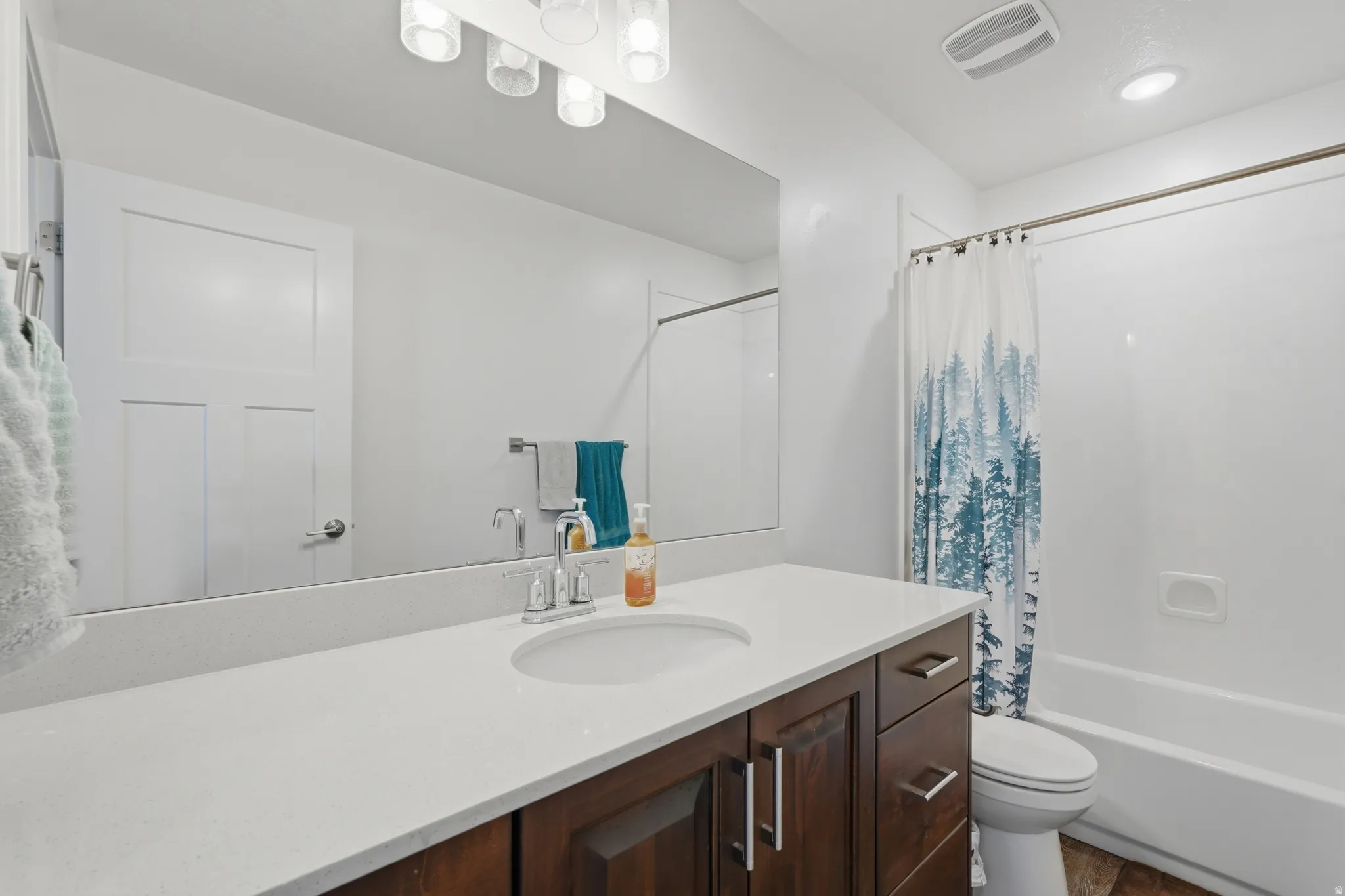 Large hall bathroom with lots of storage and space
