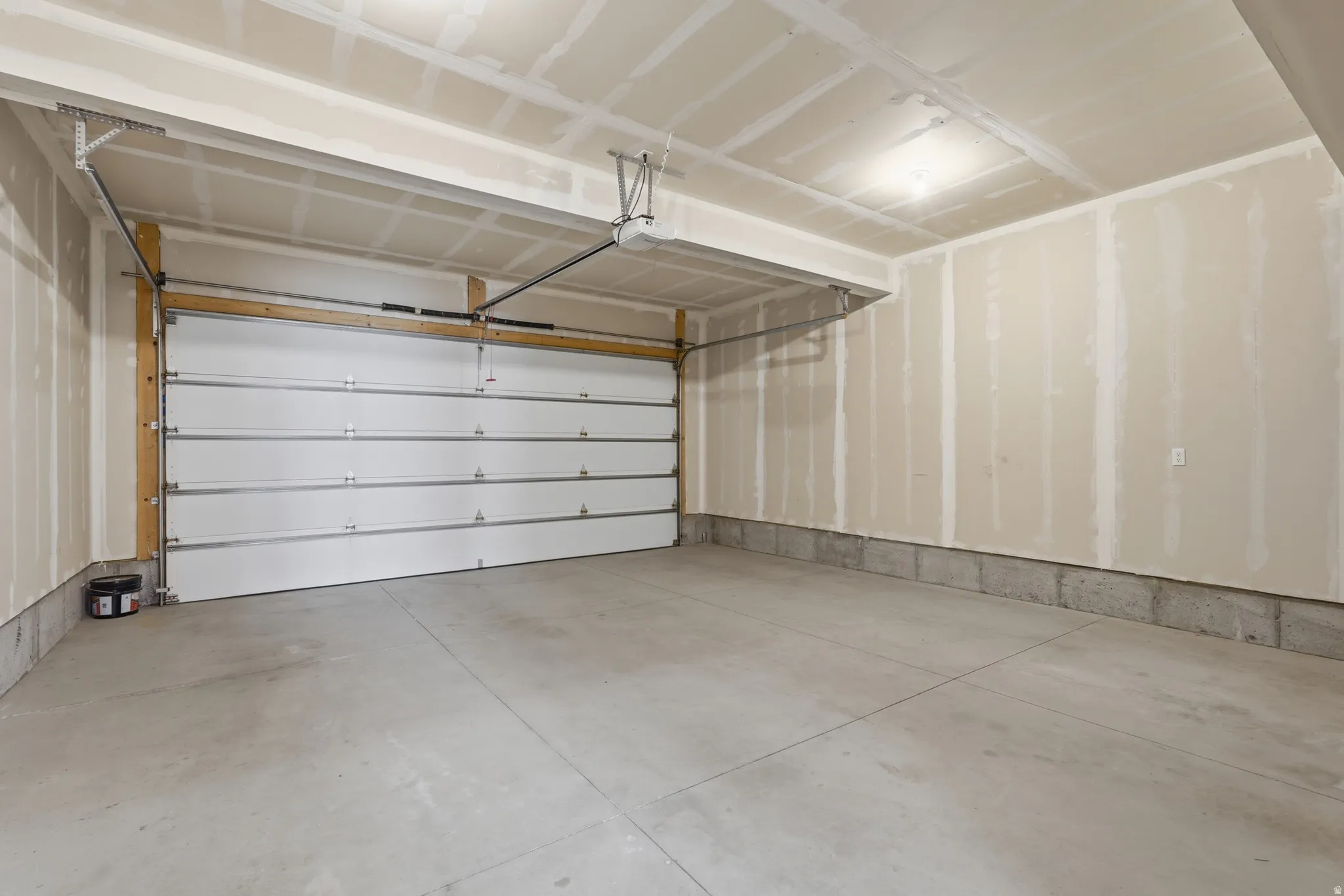 This might be the cleanest garage I've ever seen