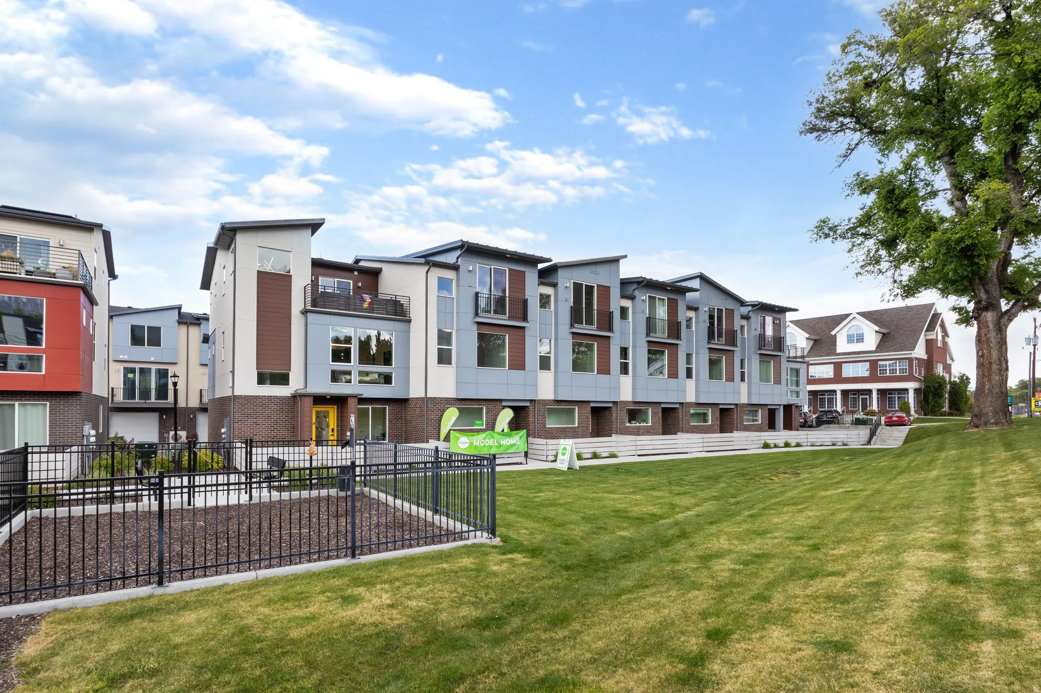 Surrounding community with a dog friendly area