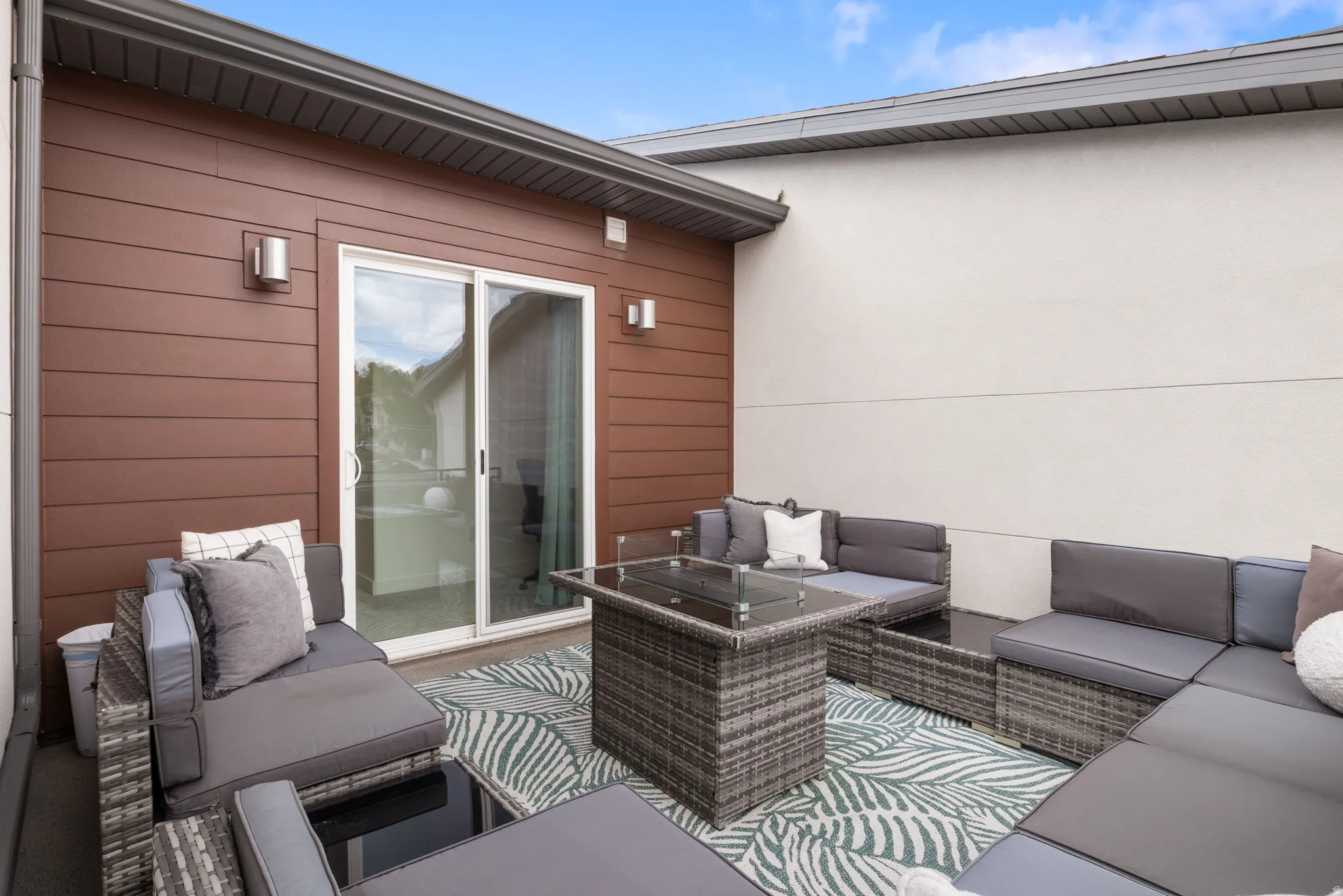 View of patio / terrace with outdoor lounge area