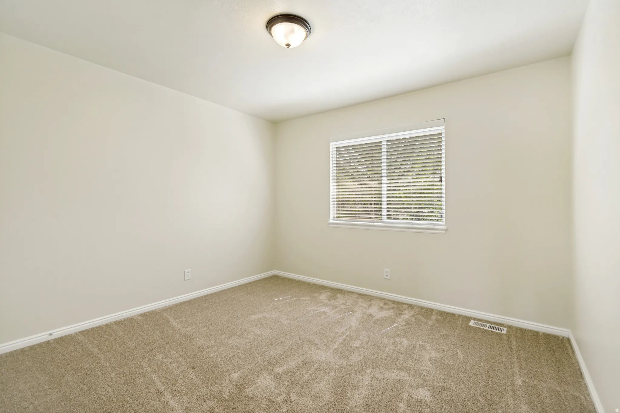 2nd Floor Bedroom (1 of 2)