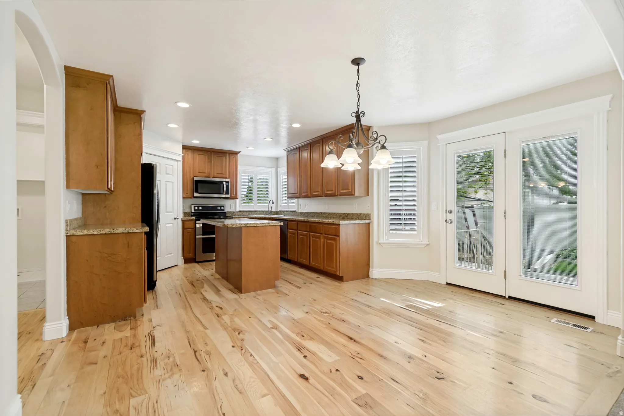 Dining Area & Kitchen