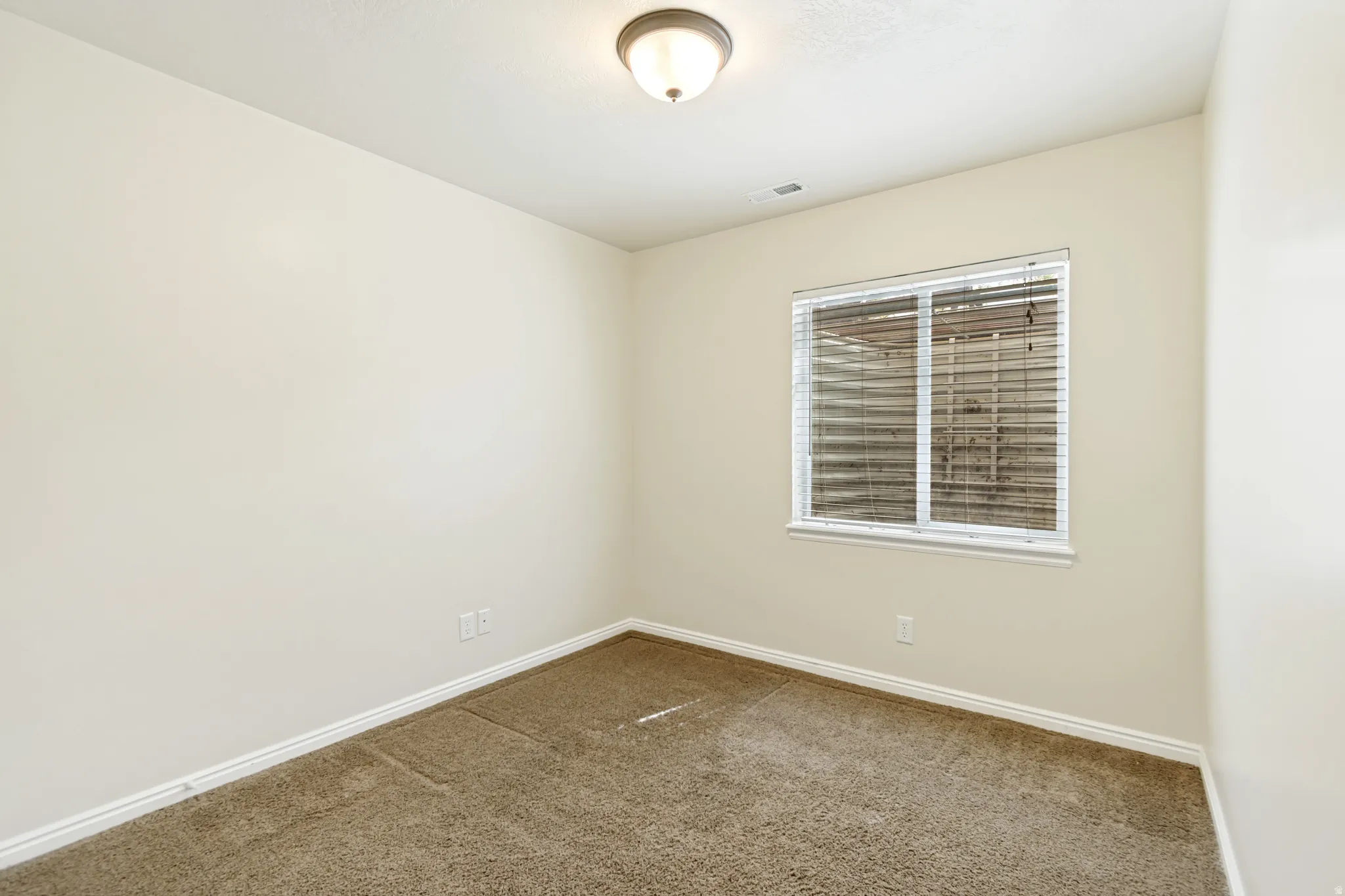 Basement Bedroom (3 of 3)