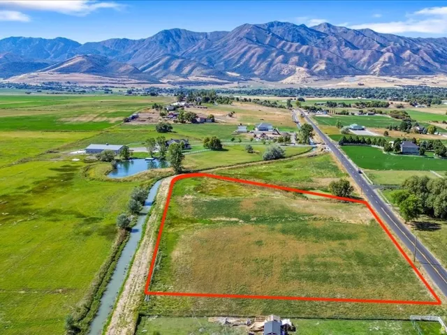View of rural area featuring property boundaries highlighted and mountains