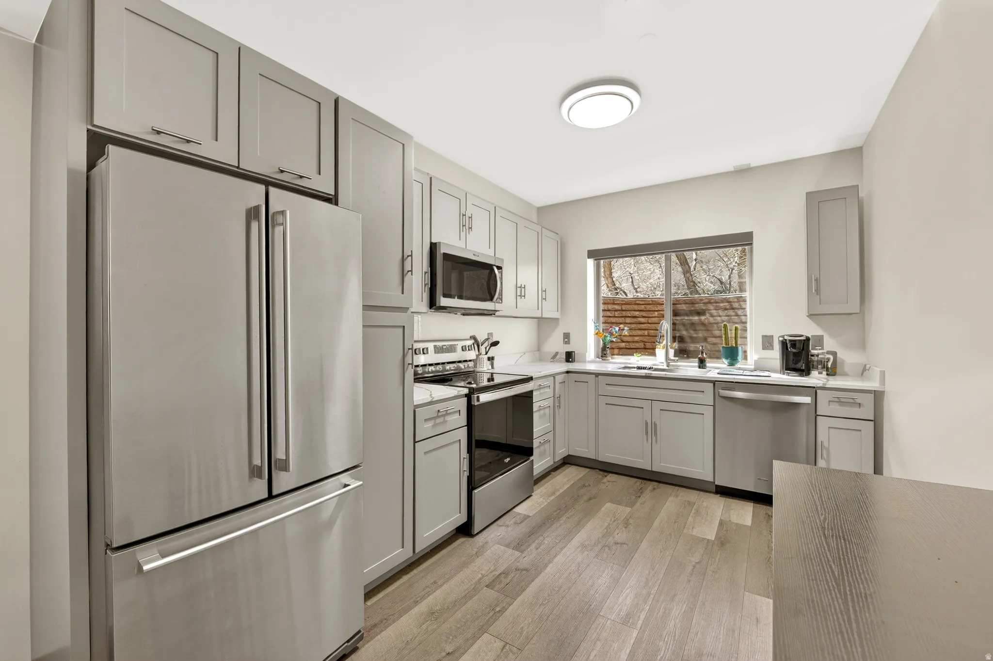 Lower Level Lockout Apartment - Full Kitchen