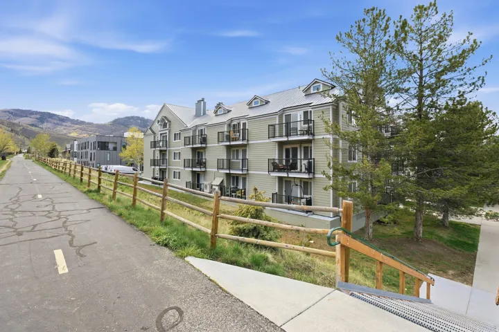 View of home's community featuring a mountain view