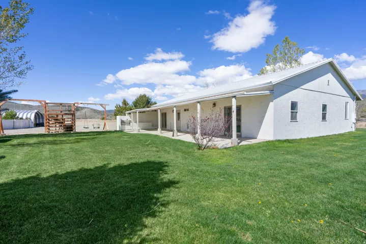 1129 S River Side Dr, Circleville, Utah 84723