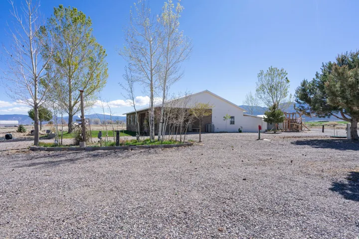 1129 S River Side Dr, Circleville, Utah 84723