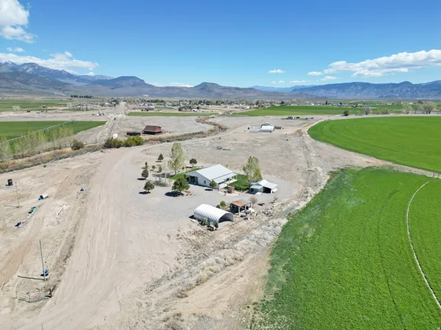 1129 S River Side Dr, Circleville, Utah 84723