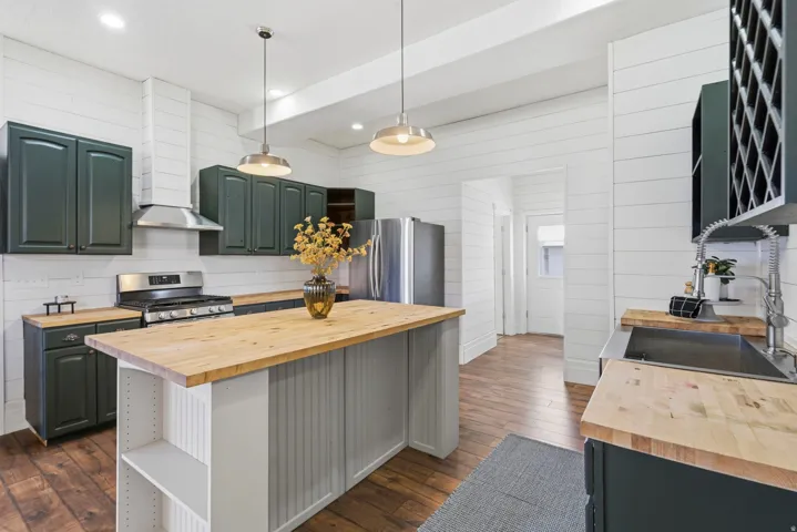 1129 S River Side Dr, Circleville, Utah 84723