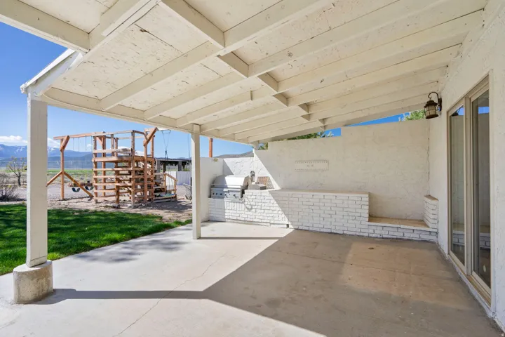 1129 S River Side Dr, Circleville, Utah 84723