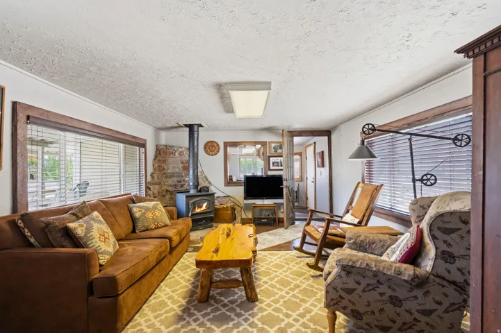 499 W Center St, Marysvale, Utah 84750