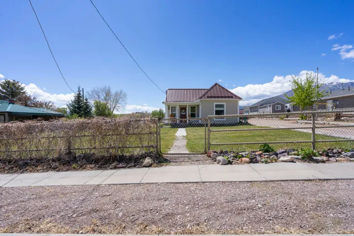 499 W Center St, Marysvale, Utah 84750