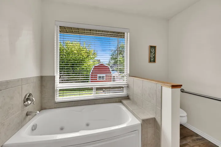 Primary Bathroom Jetted Tub