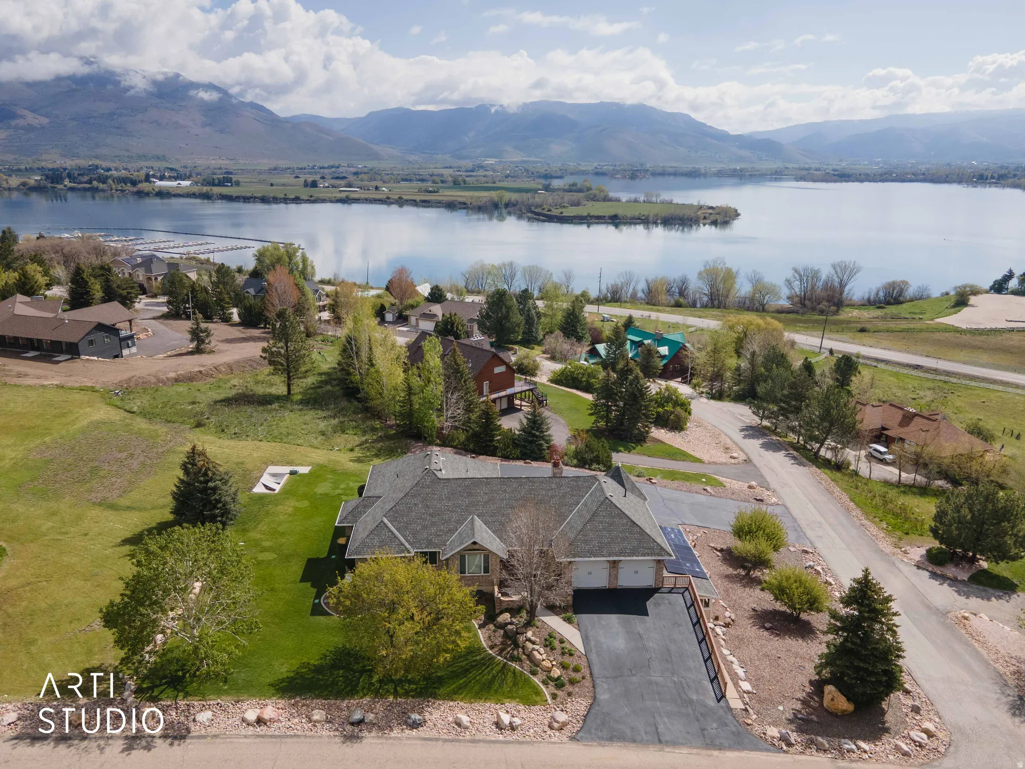 Bird's eye view of a water and mountain view