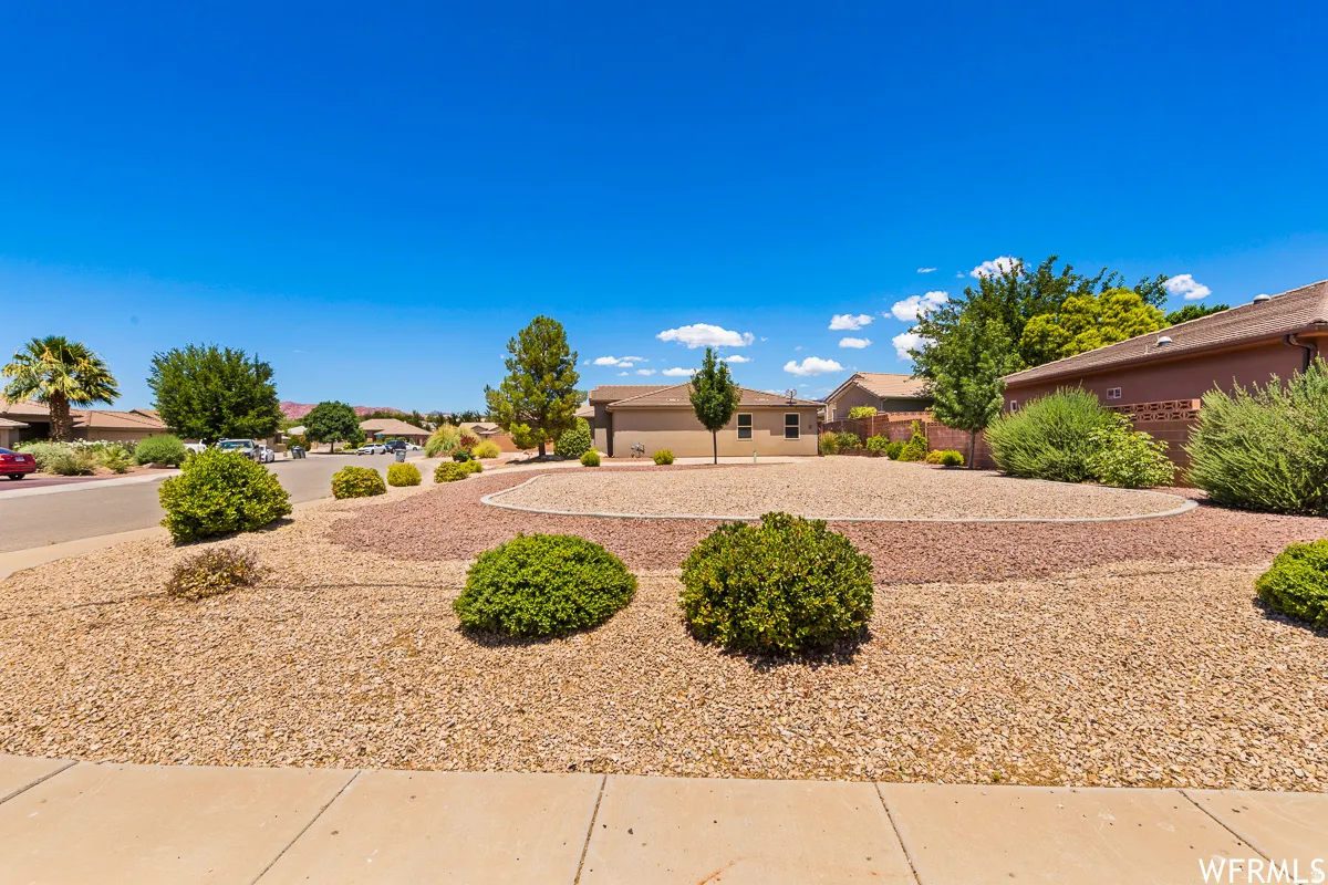 View of yard with a residential view