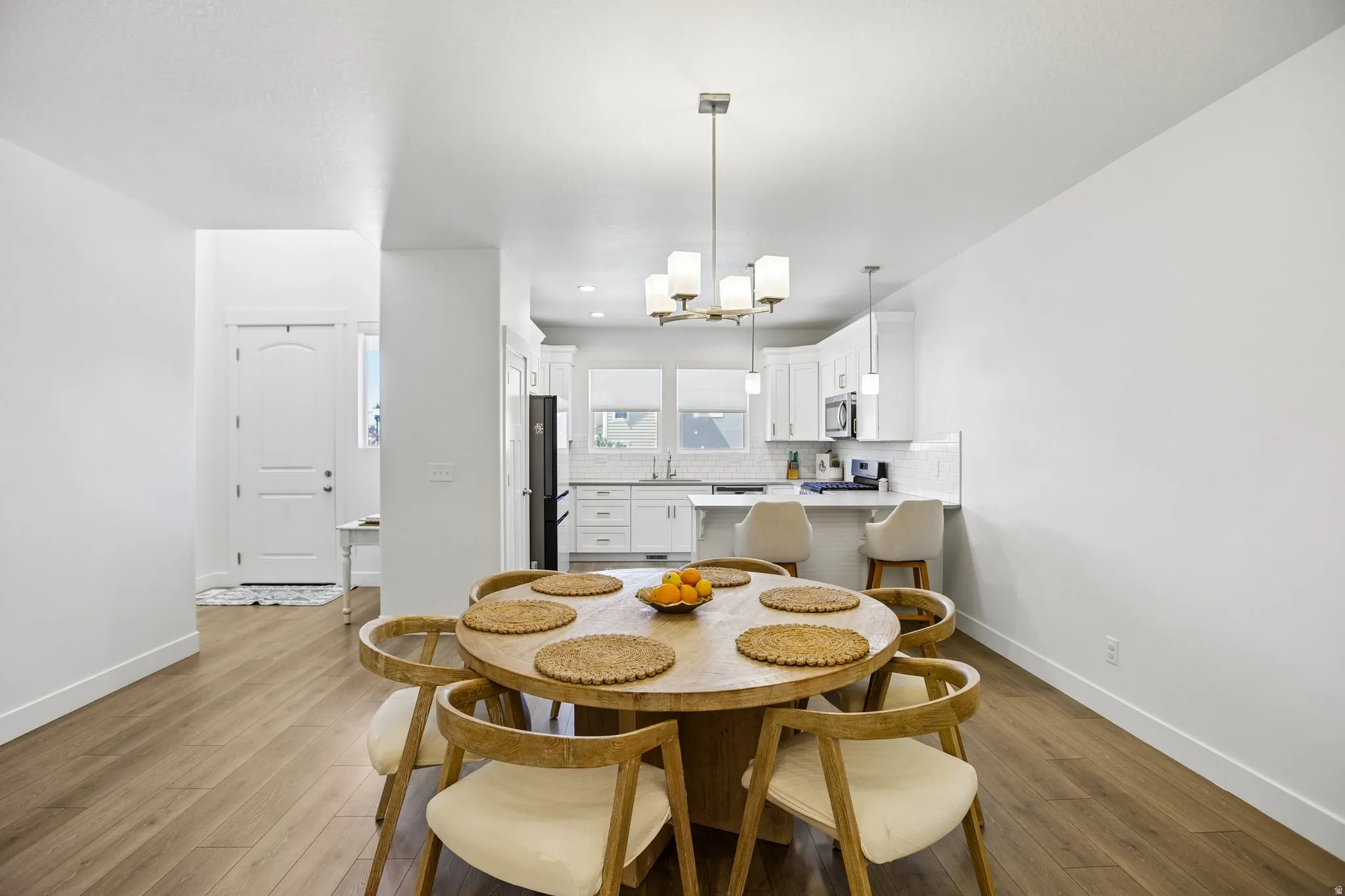 Dining room to Kitchen