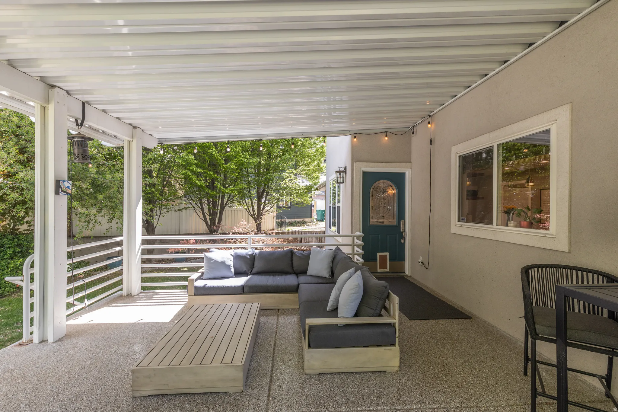 View of patio / terrace with outdoor seating