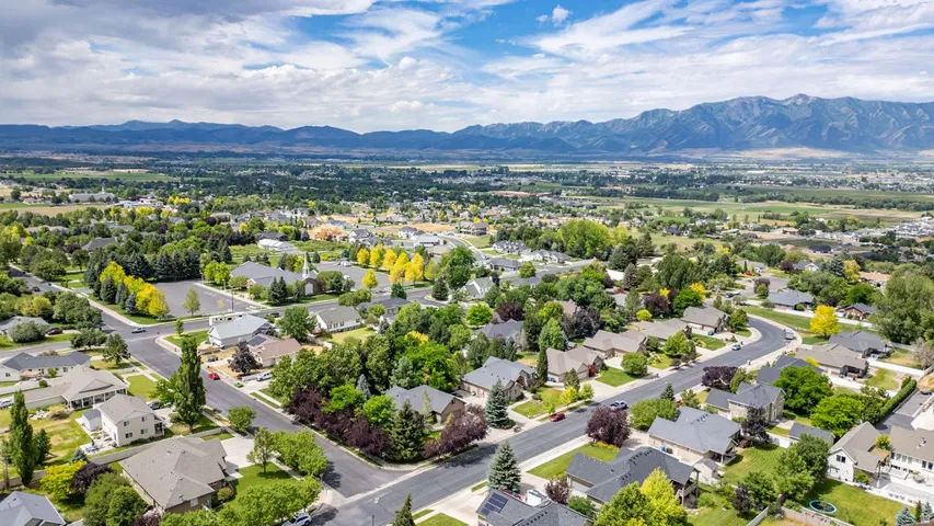 Expansive neighborhood featuring mature trees and established residential properties